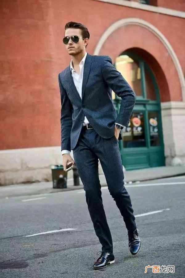 男士西装选什么颜色好看（西装6种色是品质男的
