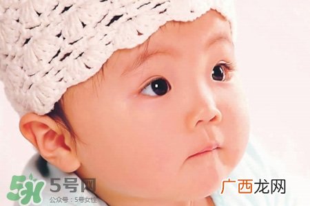 宝宝发烧怎么物理降温？6种物理降温方法最有效