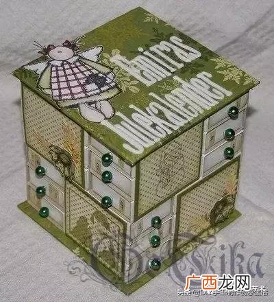 在家里各种地方做,家庭做手工