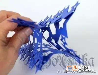 在家里各种地方做,家庭做手工