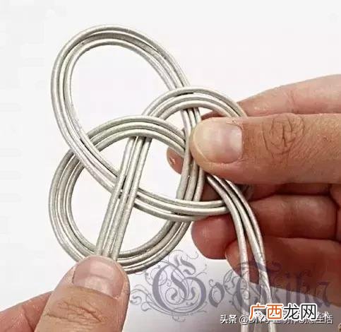 在家里各种地方做,家庭做手工