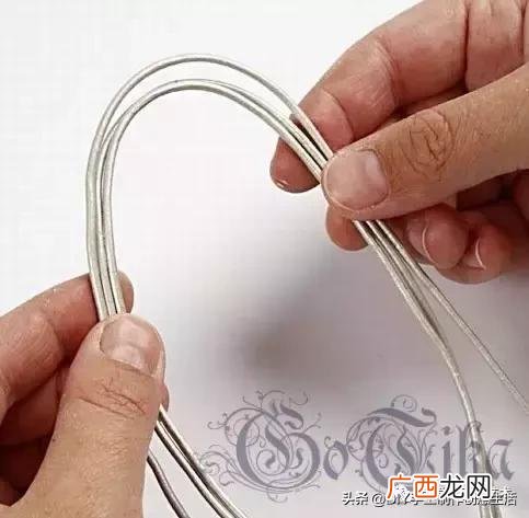 在家里各种地方做,家庭做手工