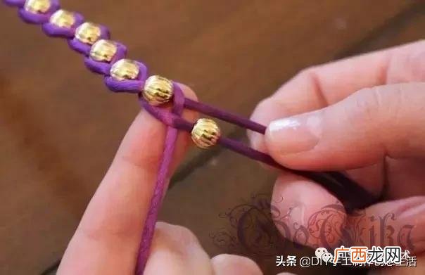 在家里各种地方做,家庭做手工