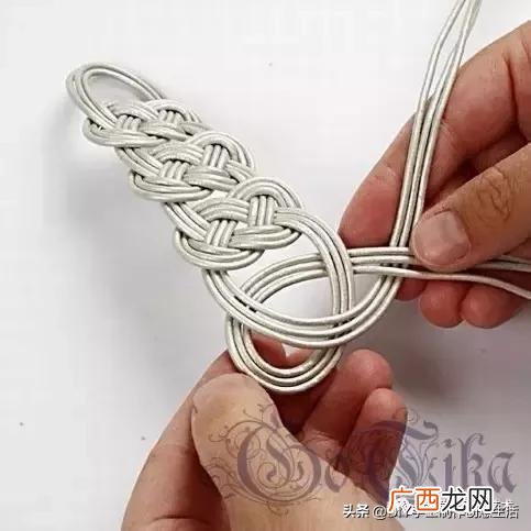 在家里各种地方做,家庭做手工