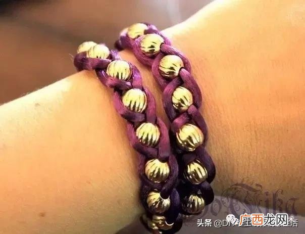 在家里各种地方做,家庭做手工