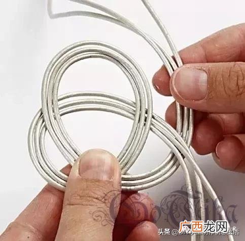 在家里各种地方做,家庭做手工