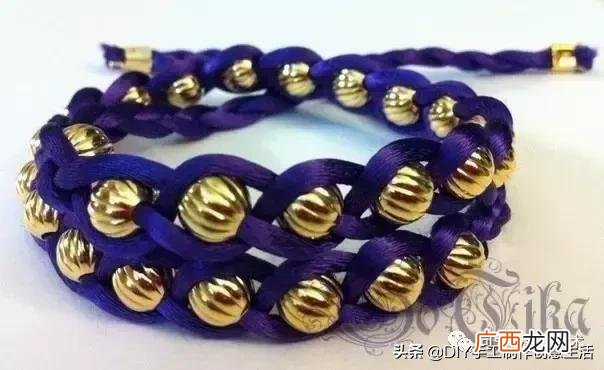 在家里各种地方做,家庭做手工