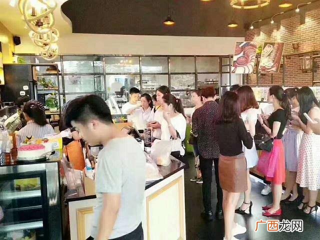 工商局对蛋糕店的要求,自己在家开蛋糕店的必备条件