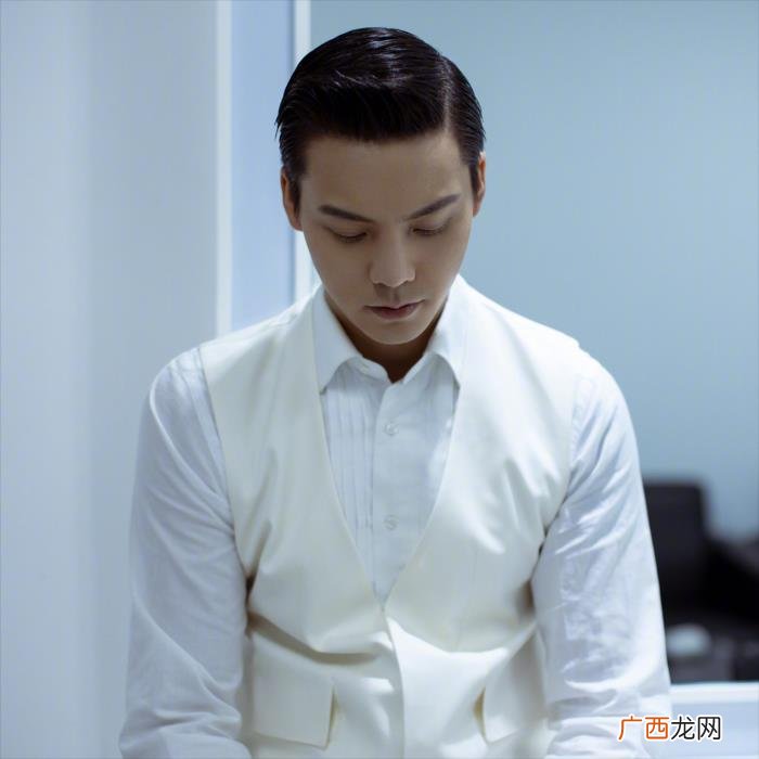 陈伟霆短头发型图片，35岁陈伟霆的发型告诉我们