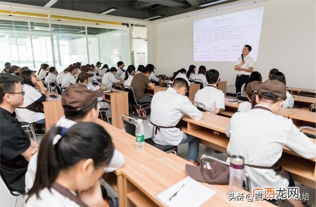 学烘焙多久能自己开店 学蛋糕师需要多久北京