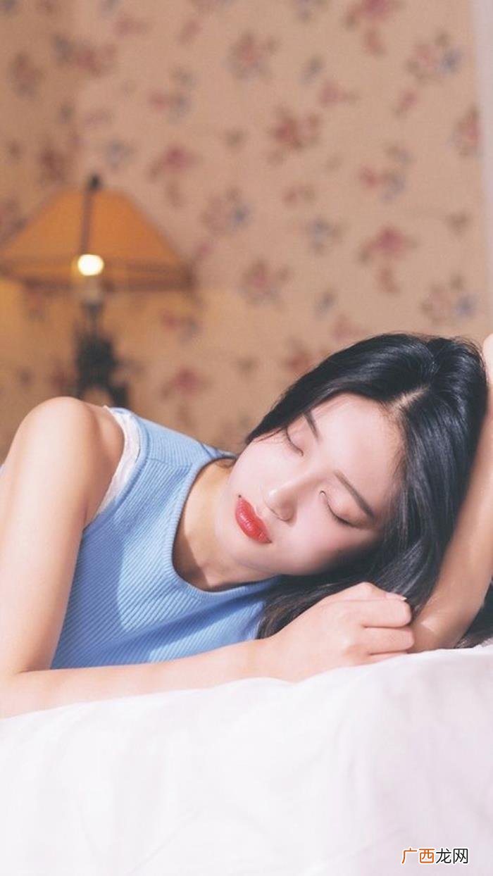 水瓶男喜欢的女生长相，水瓶座男生迷恋女生身材胜过脸蛋