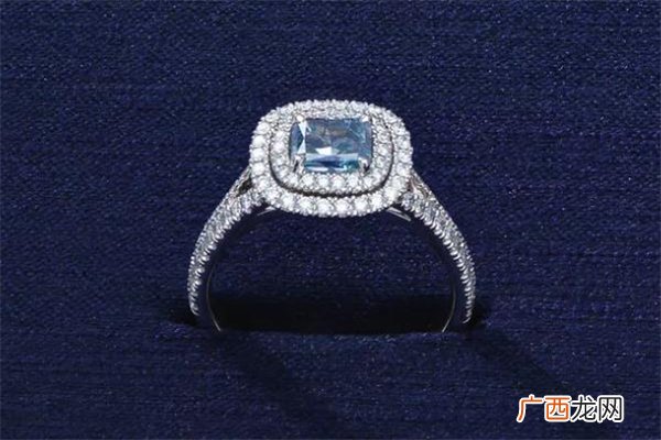 戴比尔斯和tiffany对比哪个贵哪个好