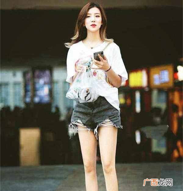 什么样的牛仔短裤好看（最简单又普遍的牛仔短