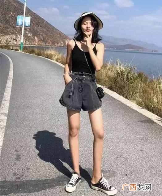 什么样的牛仔短裤好看（最简单又普遍的牛仔短