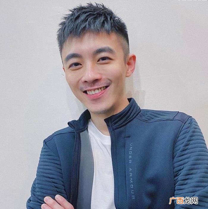 短发碎盖男洗完后什么样子，男生剪小碎盖短发很帅气