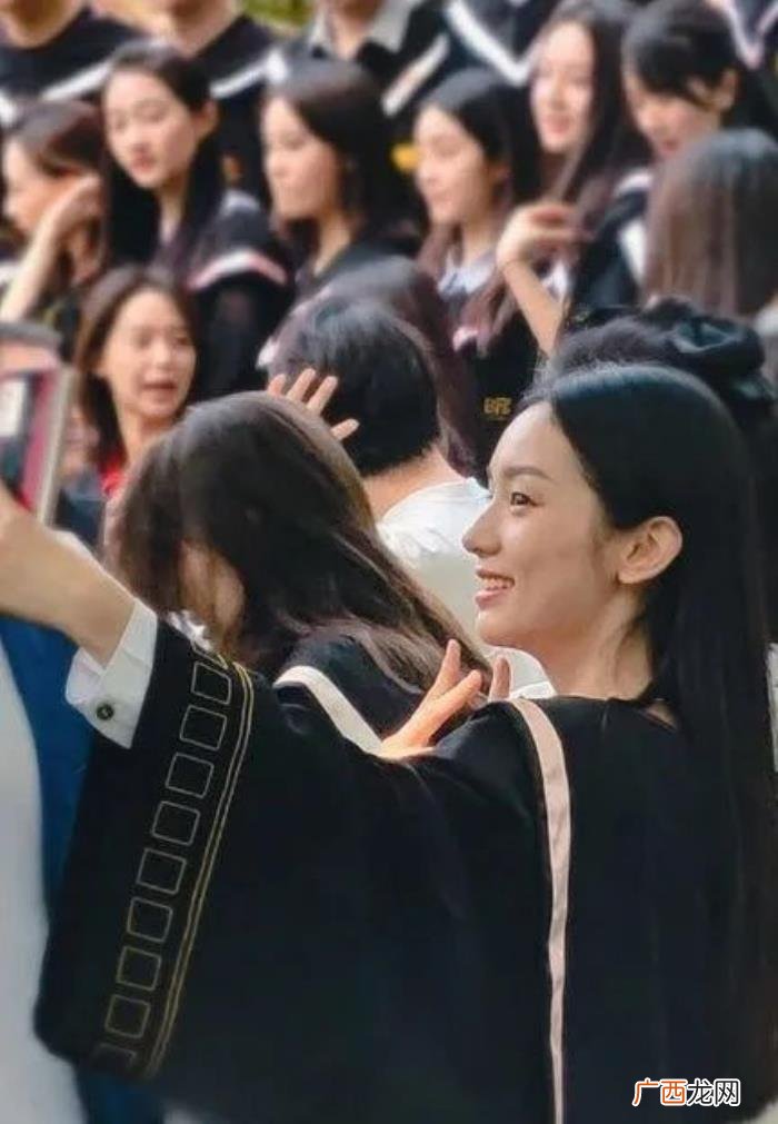 王俊凯是在哪所大学毕业的，王俊凯大学毕业照来了