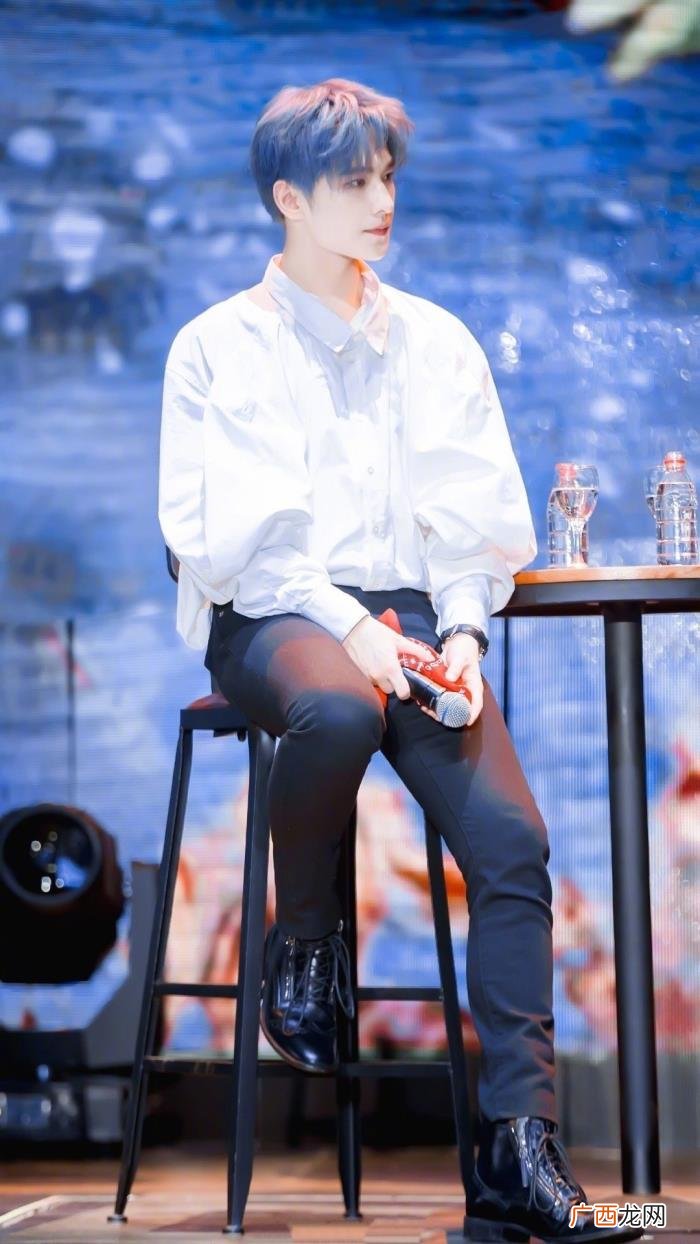 杨洋电脑桌面壁纸，杨洋超高清无水印壁纸图集