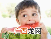宝宝发烧时能吃西瓜吗？宝宝咳嗽能不能吃西瓜？