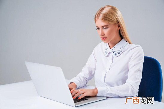 肩胛骨酸痛是怎么回事 揭露原因与办法让你轻松应对