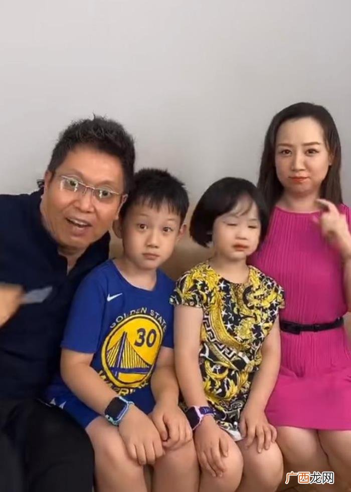 38岁关凌罕与女儿同框 关凌老公姬云飞