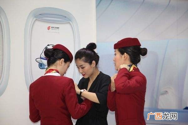 丝巾怎么围法 丝巾怎么搭配衣服