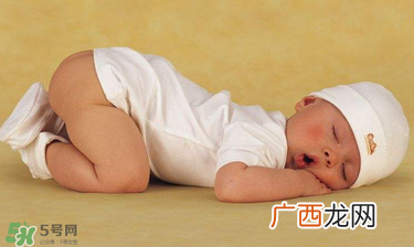 夏天宝宝出生该准备什么？夏季待产包的特点