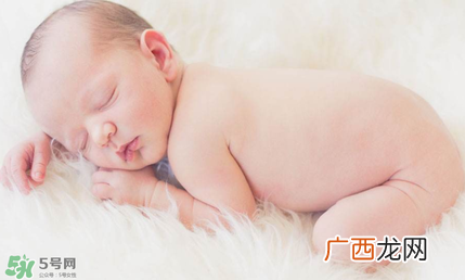 夏天宝宝出生该准备什么？夏季待产包的特点