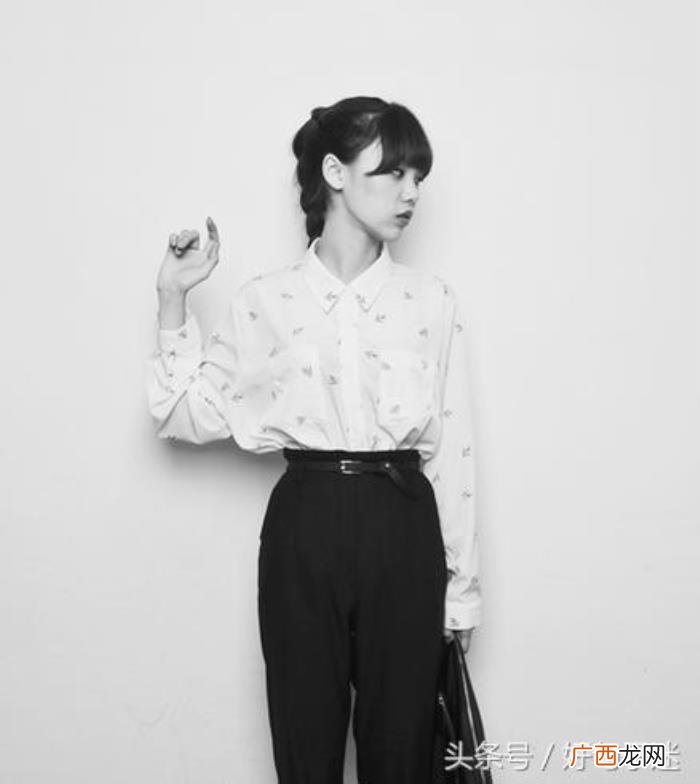 爱一个人卑微到尘埃的说说 卑微的爱情伤感句子