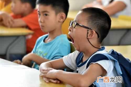 打哈欠是什么原因 为什么老打哈欠