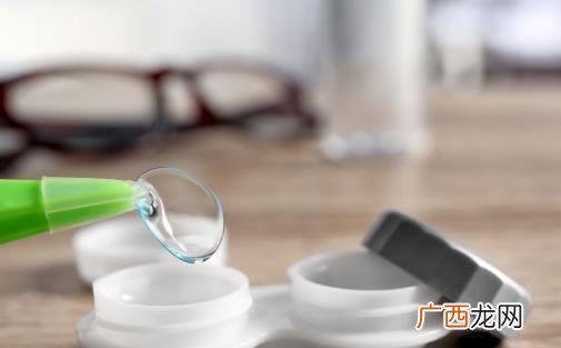 三种情况不要戴隐形眼镜 久戴隐形眼镜的危害