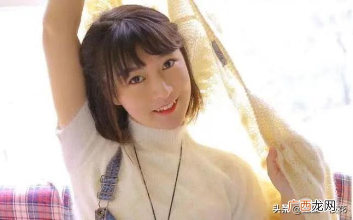 双子男喜欢你的小动作，这3个小动作会频频出现
