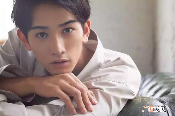 双子男喜欢女生长相，永远都喜欢漂亮女生的星座男