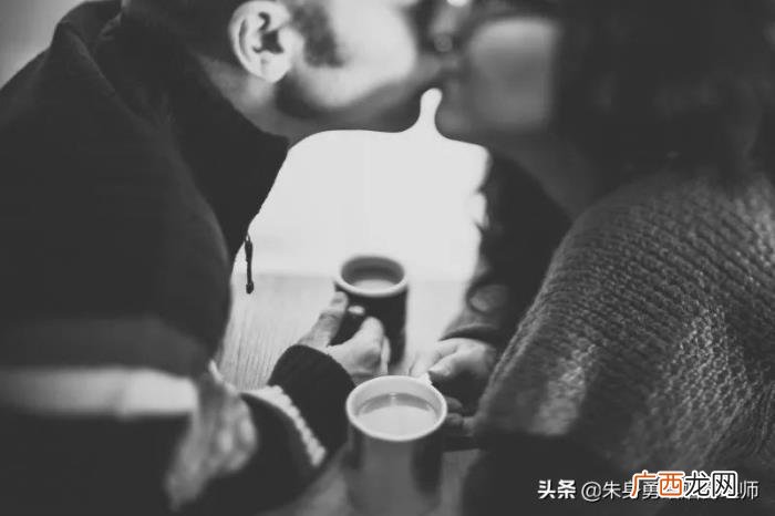 既不跟女朋友分手也不离婚 男朋友劈腿两边都不愿意分手