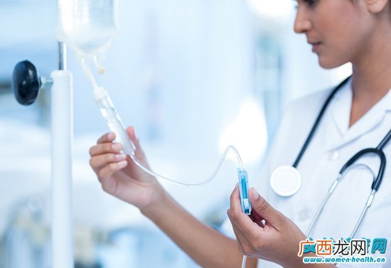 输液手肿了怎么消肿 输液手背肿了可以热敷吗