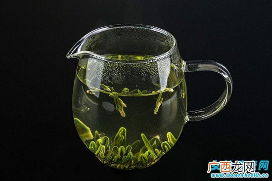 莲子心泡水喝的功效 莲子心泡水喝的禁忌