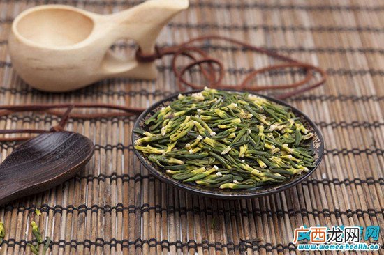 莲子心泡水喝的功效 莲子心泡水喝的禁忌