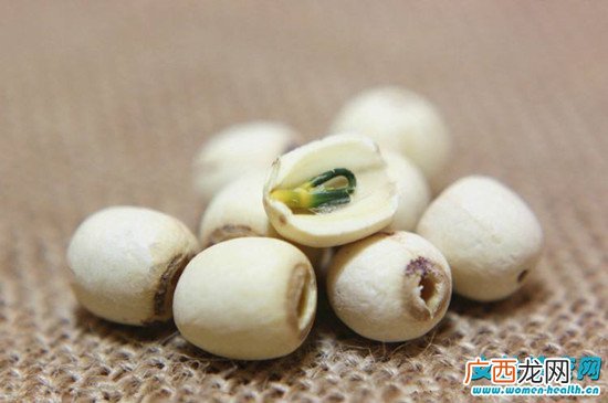 莲子心泡水喝的功效 莲子心泡水喝的禁忌