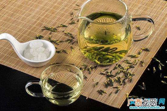 莲子心泡水喝的功效 莲子心泡水喝的禁忌