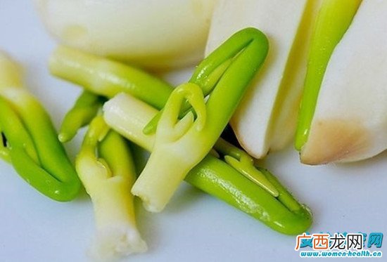 莲子心泡水喝的功效 莲子心泡水喝的禁忌