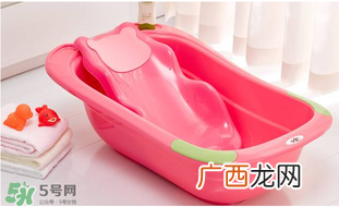 婴儿浴盆什么样子的好？婴儿浴盆常见款式介绍