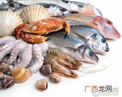 吃海鲜喝白酒会怎样 吃海鲜喝什么酒好一点