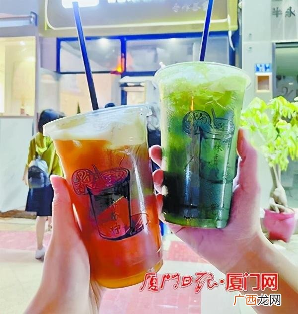 粼里手打柠檬茶怎么加盟,快乐柠檬加盟费多少钱啊
