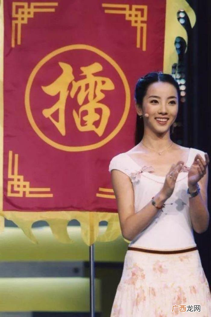 节目主持人李思思，央视主持人李思思晒健身美照
