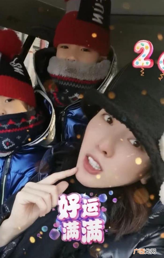 节目主持人李思思，央视主持人李思思晒健身美照