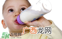 奶粉断货可以用别的奶代替一天吗?奶粉断货注意事项