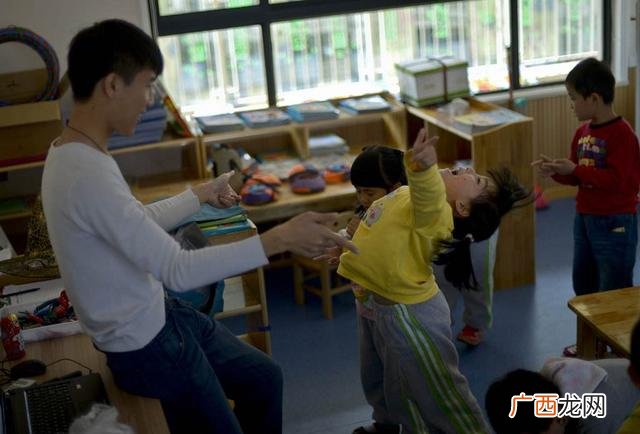 十六岁适合干什么工作 16岁干什么工作挣钱