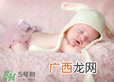 宝宝睡觉打鼾怎么回事？宝宝睡觉打鼾正常吗？