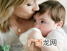 母乳宝宝要比喂奶粉的宝宝体质好吗母乳比奶粉营养吗？
