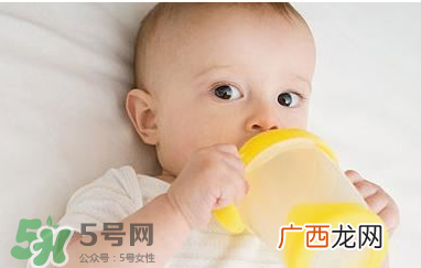 母乳宝宝要比喂奶粉的宝宝体质好吗母乳比奶粉营养吗？