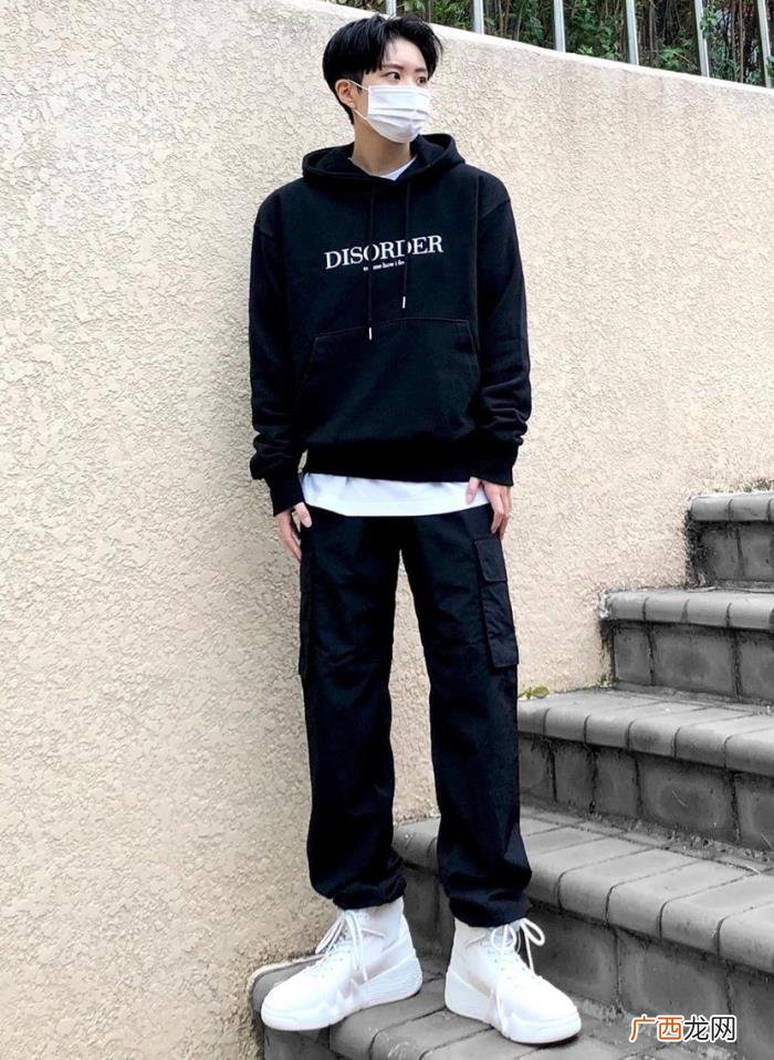 试试这4套潮男搭配 男生秋装搭配